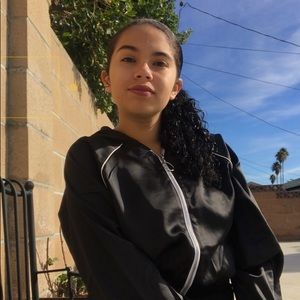 Meet your Posher, Armida